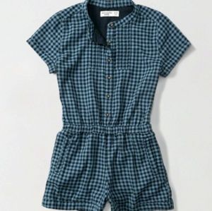 💜 A&F Button- front romper